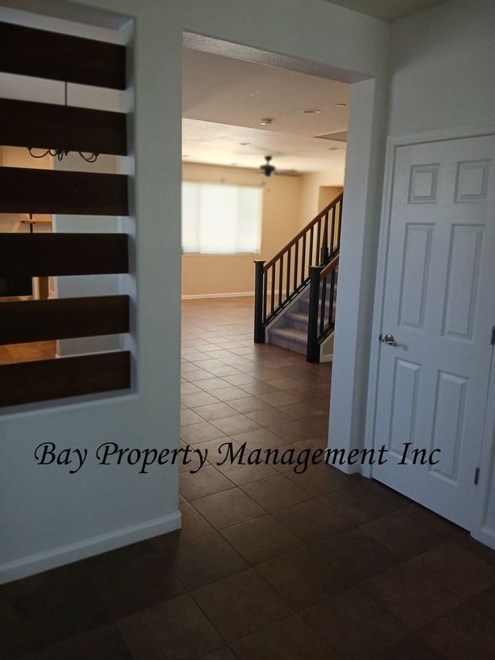 380 Barolo Cir - Photo 4 of 27