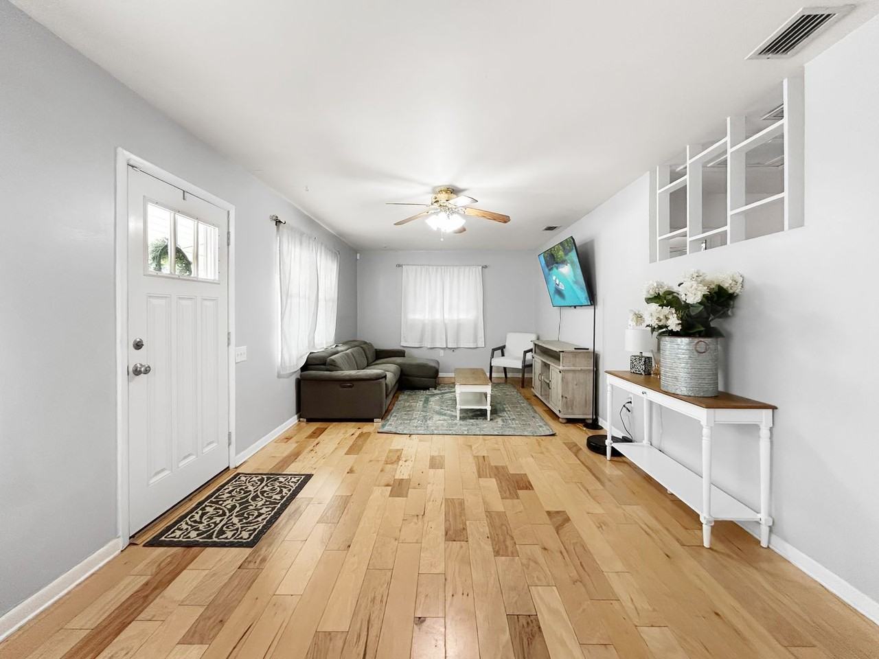 10904 Temple Ave - Photo 3 of 22
