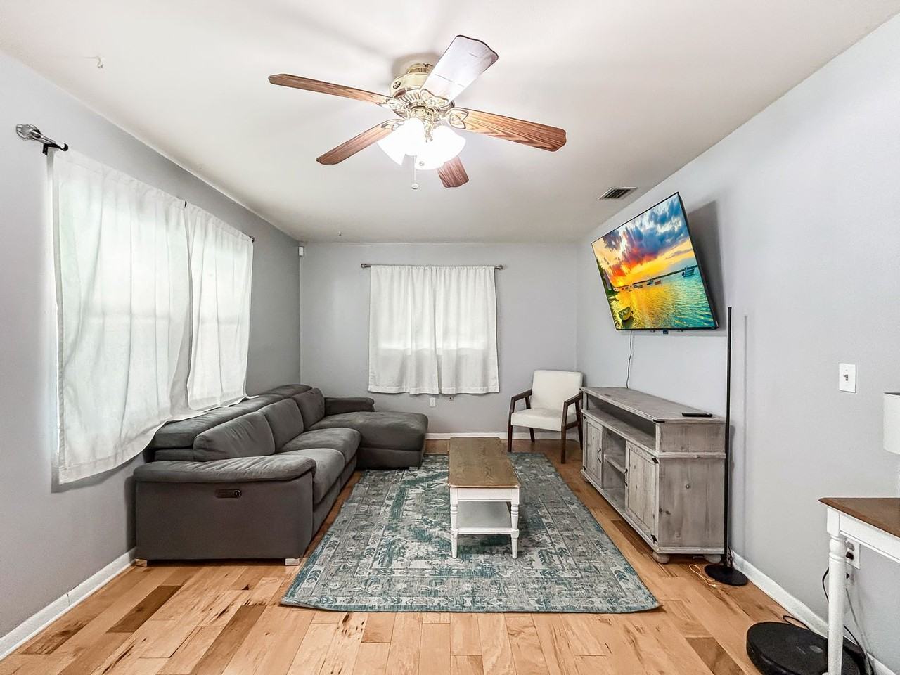10904 Temple Ave - Photo 4 of 22