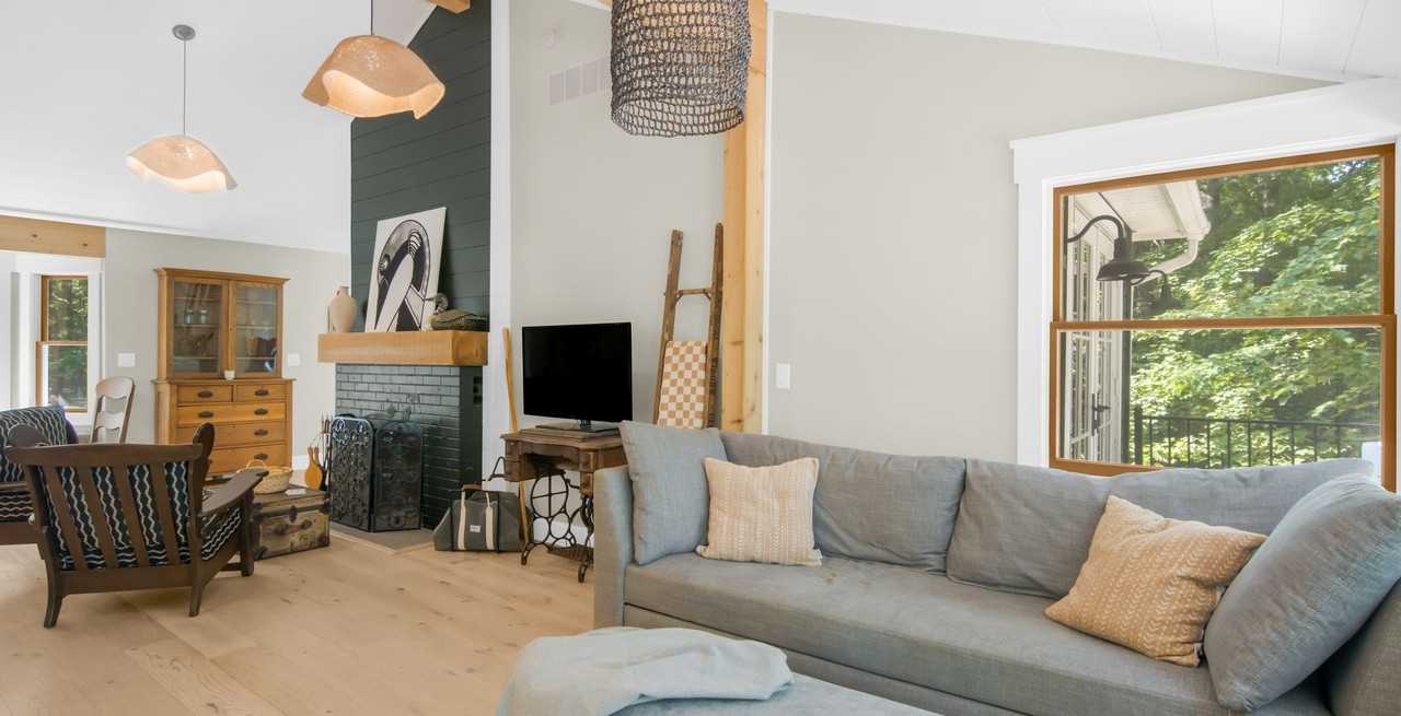 2174 Evergreen Ave - Photo 4 of 24