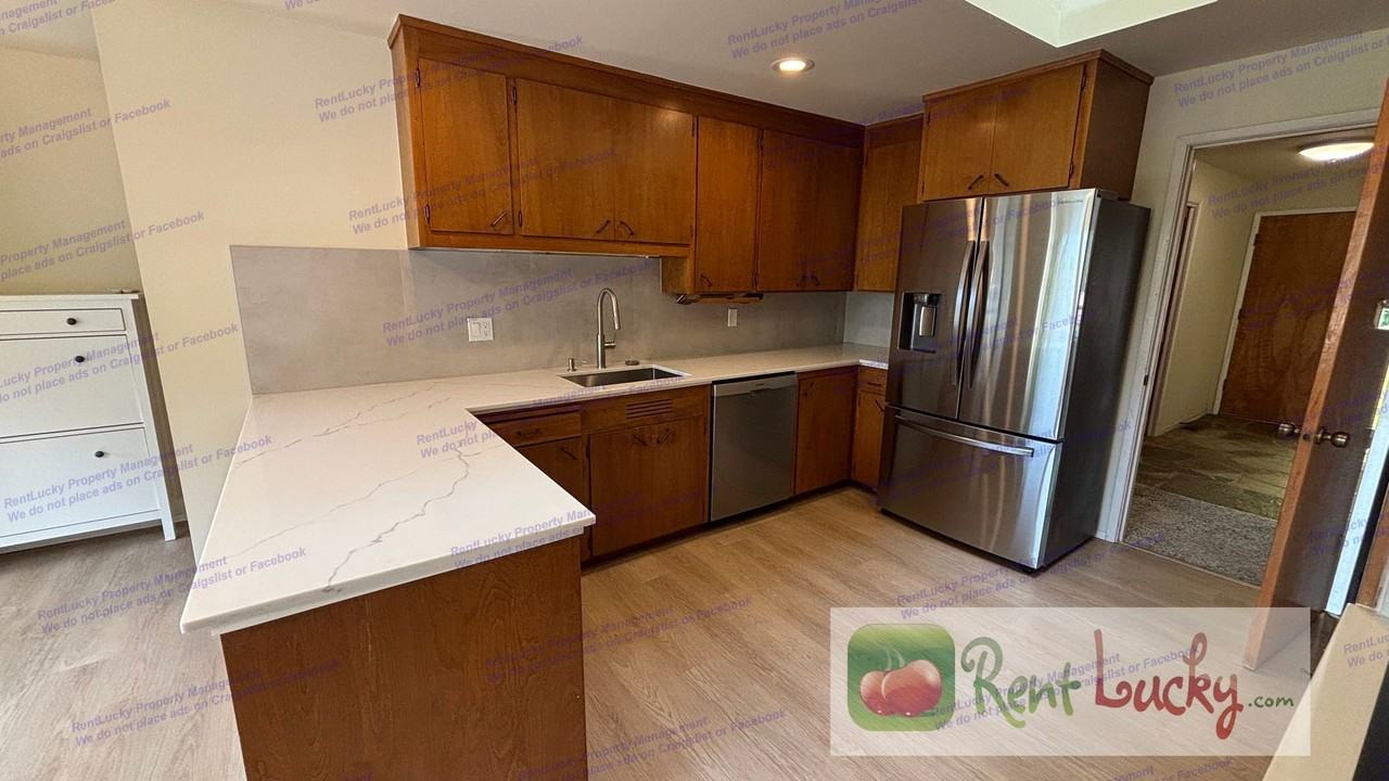 18803 1st Ave S - Photo 2 of 39