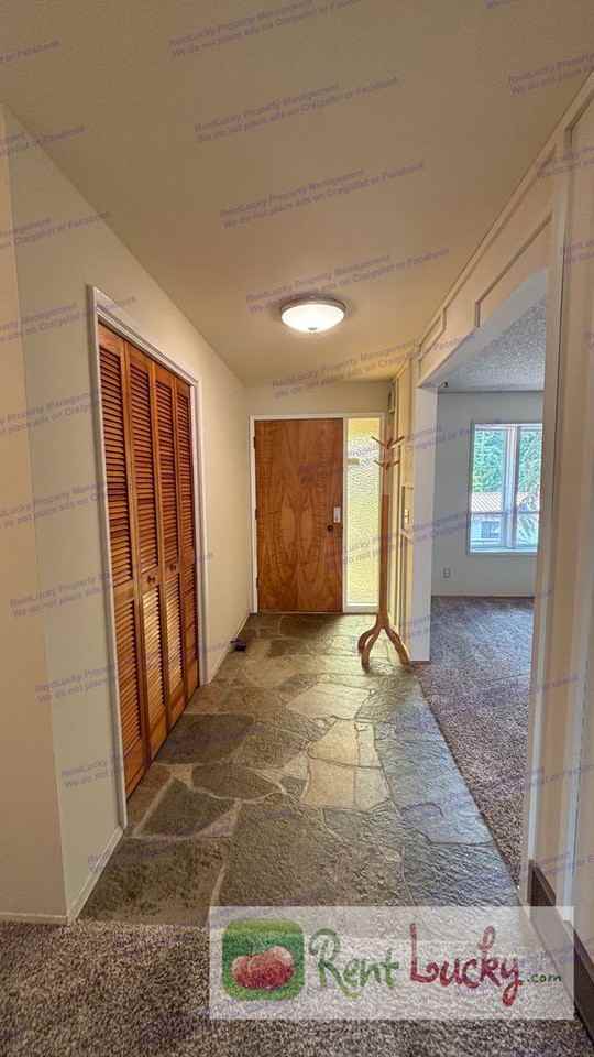 18803 1st Ave S - Photo 7 of 39