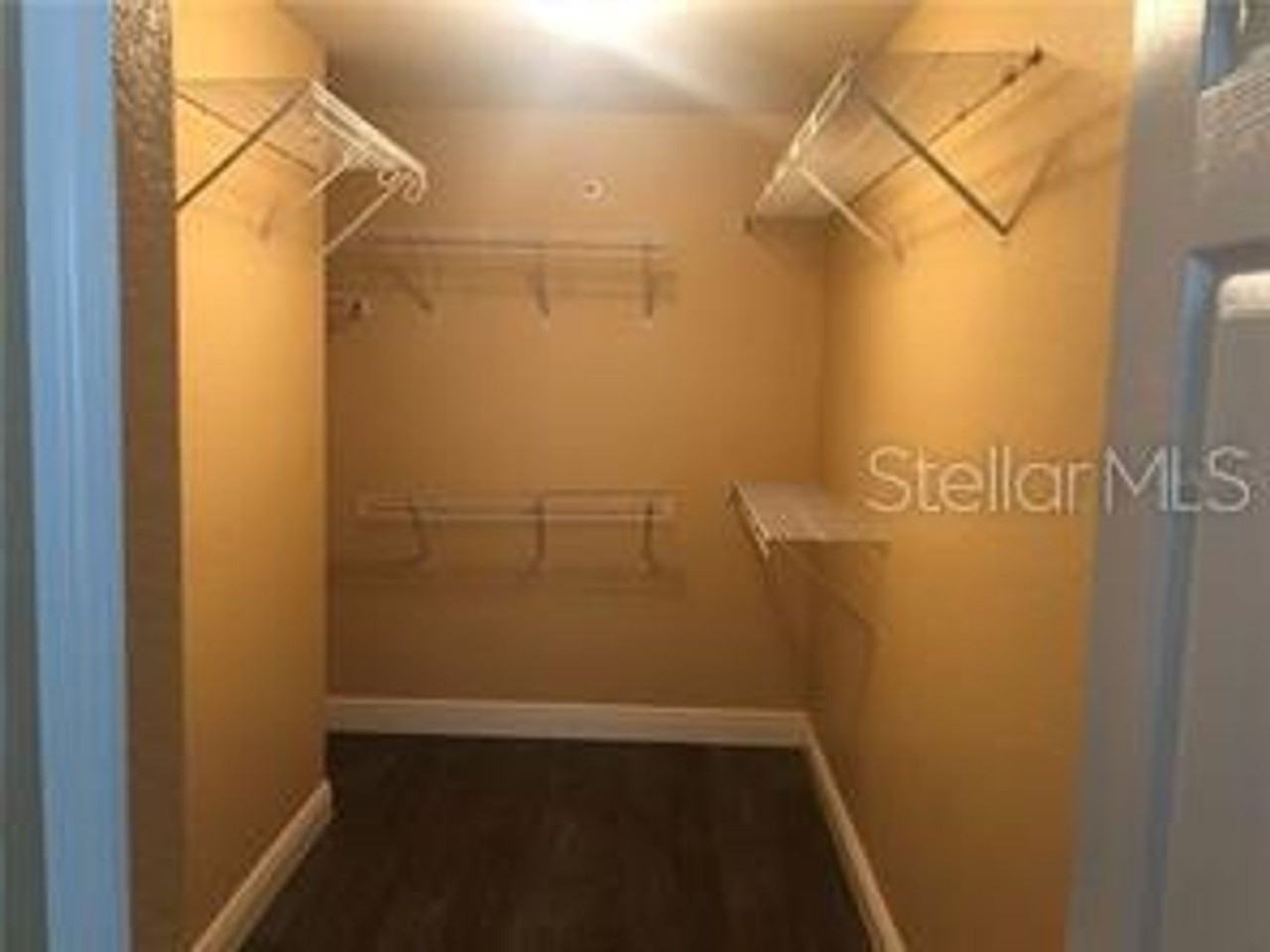 5483 Vineland Rd #10-304 - Photo 6 of 8