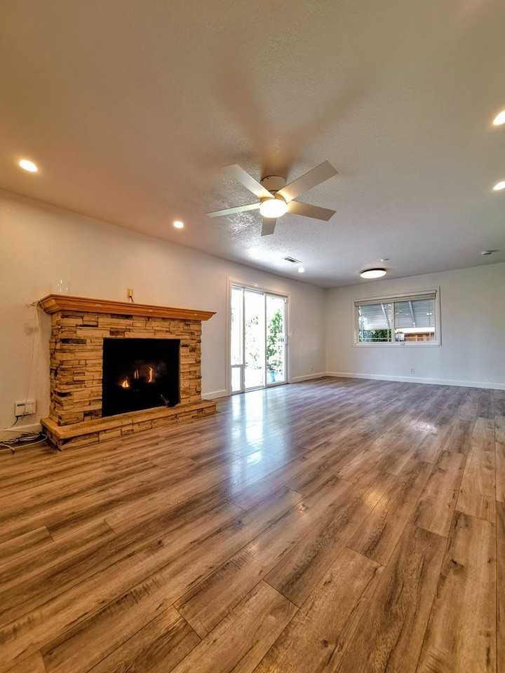 10501 Observatory Dr - Photo 3 of 33