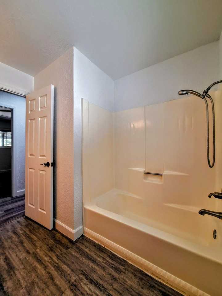 10501 Observatory Dr - Photo 5 of 33