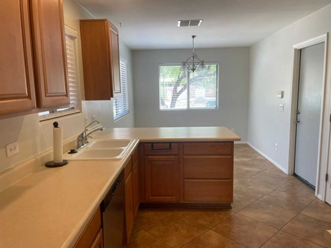 7184 S Mission Springs Dr - Photo 3 of 16