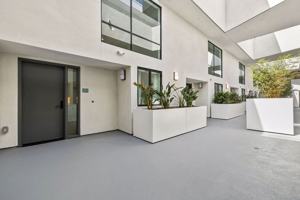 featured image of 24722 Del Prado #202