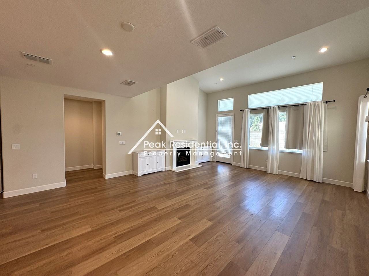 2794 Elderberry St - Photo 4 of 27