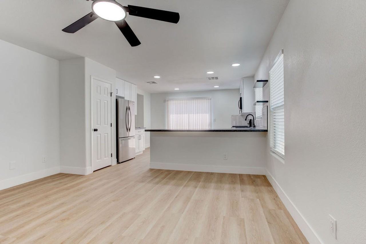 8765 First Lady Ave - Photo 2 of 34