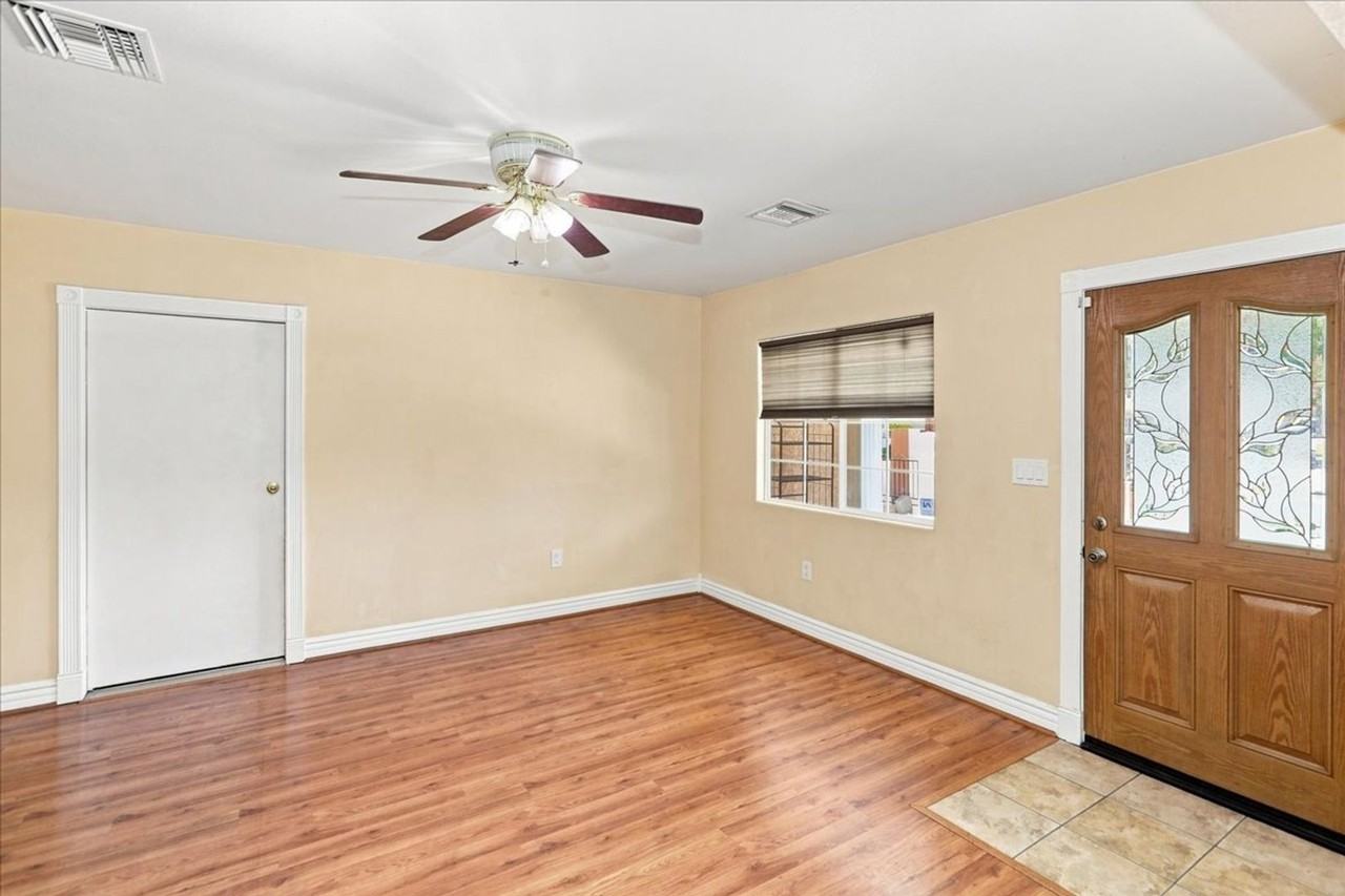 6059 Essex St - Photo 5 of 23