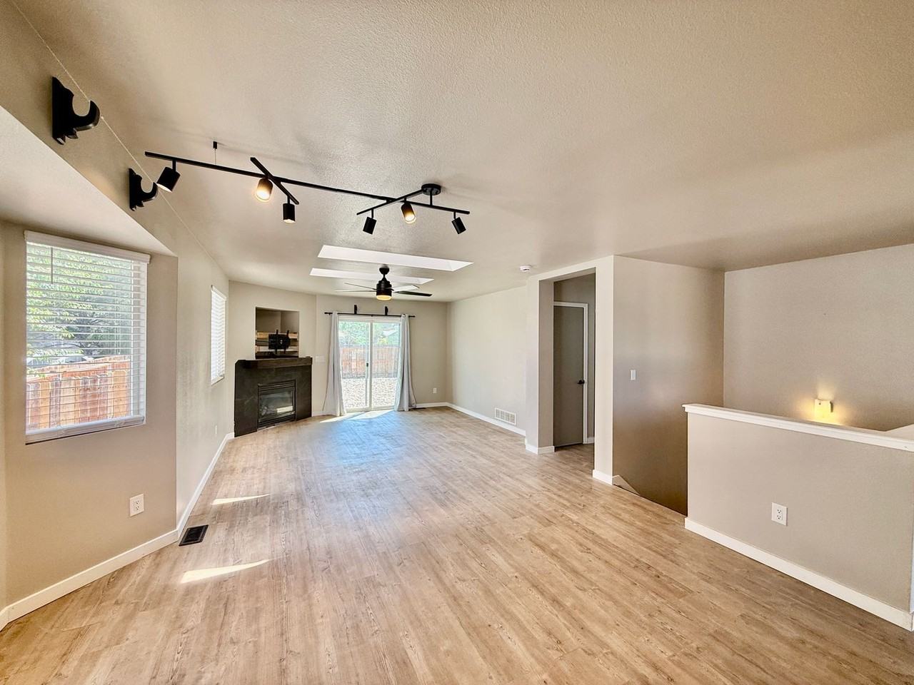 4631 Fencer Rd - Photo 5 of 22