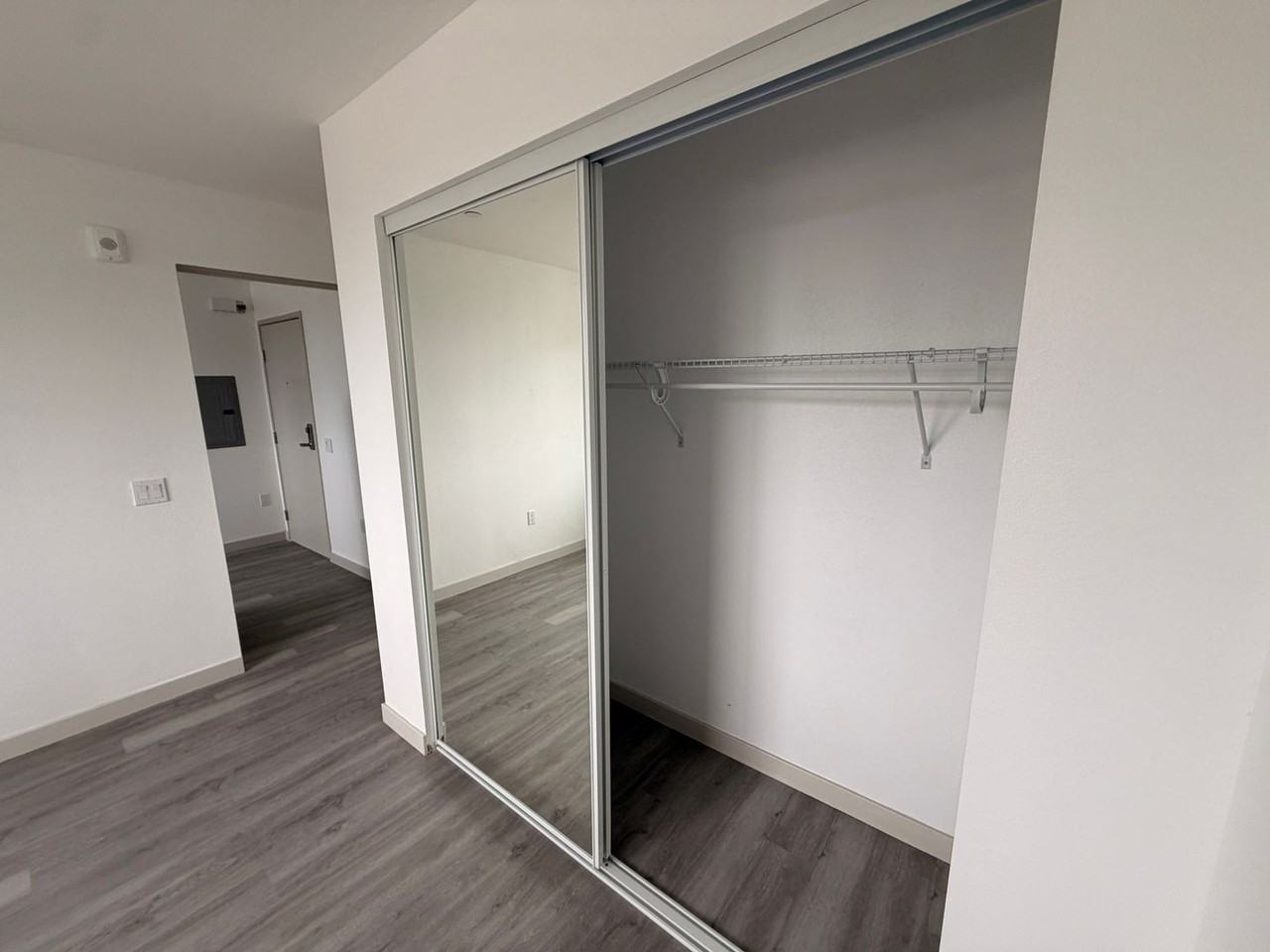 2403 Clyde Ave - Photo 3 of 11
