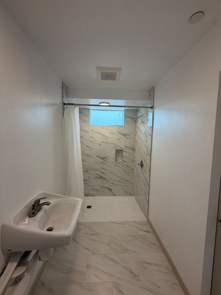 2403 Clyde Ave - Photo 6 of 11