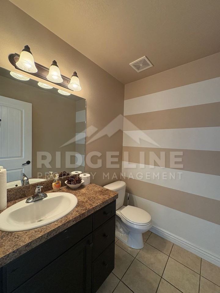 470 Sunflower Rd - Photo 3 of 11