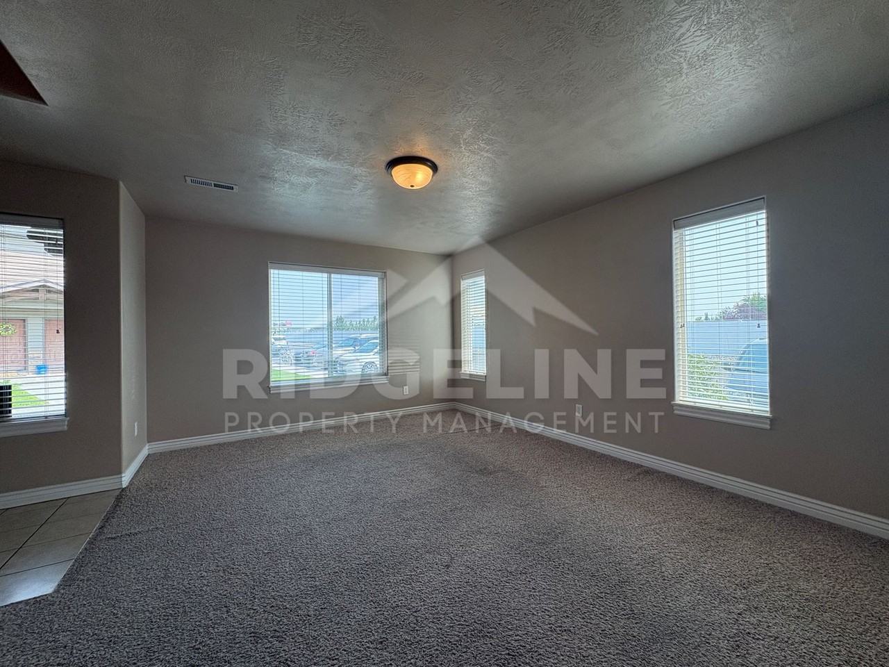 470 Sunflower Rd - Photo 4 of 11