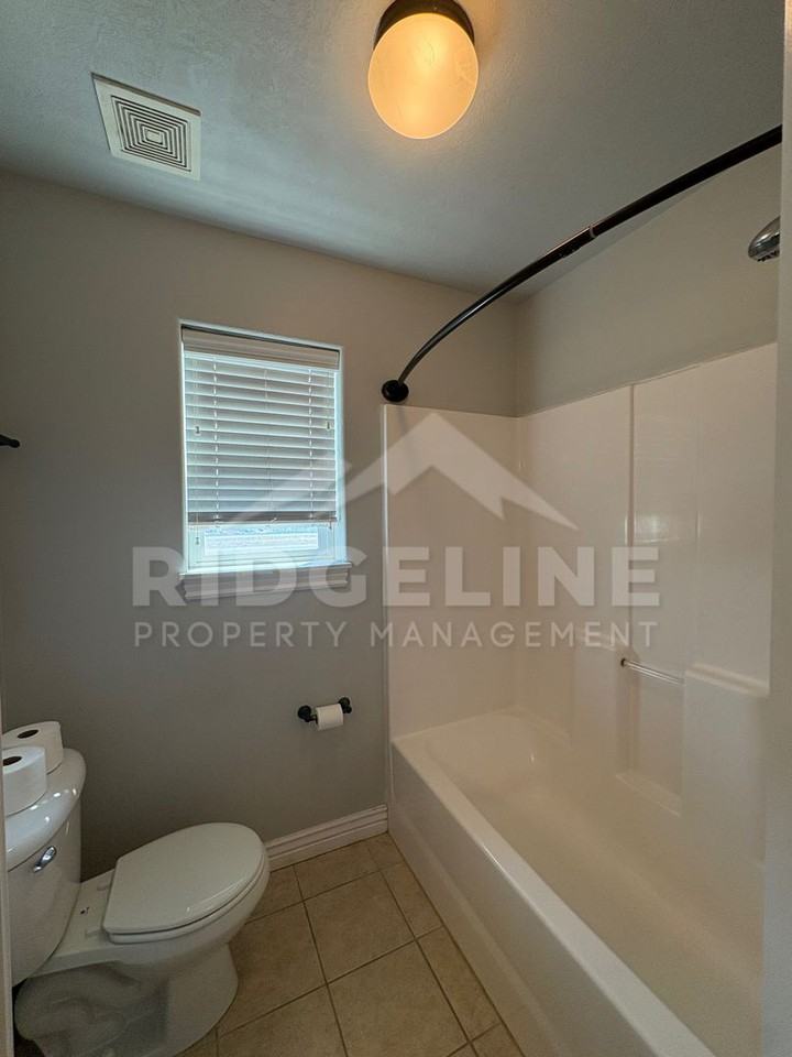 470 Sunflower Rd - Photo 7 of 11