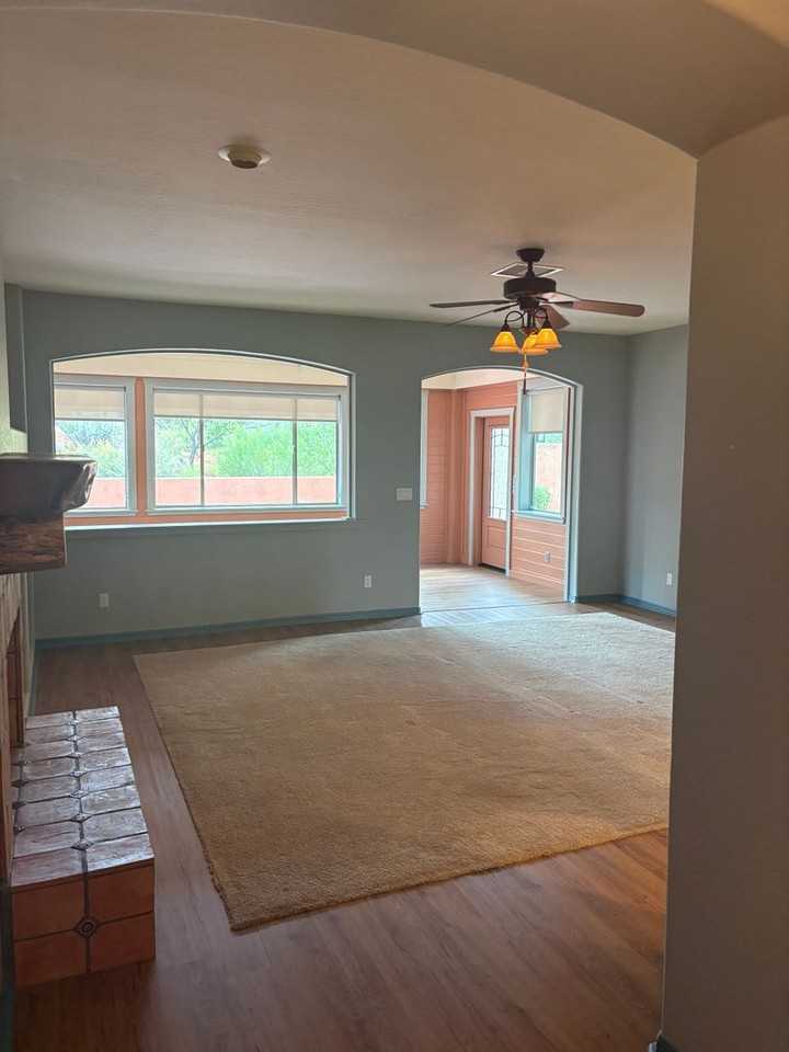 110 E Bighorn Ct - Photo 3 of 22