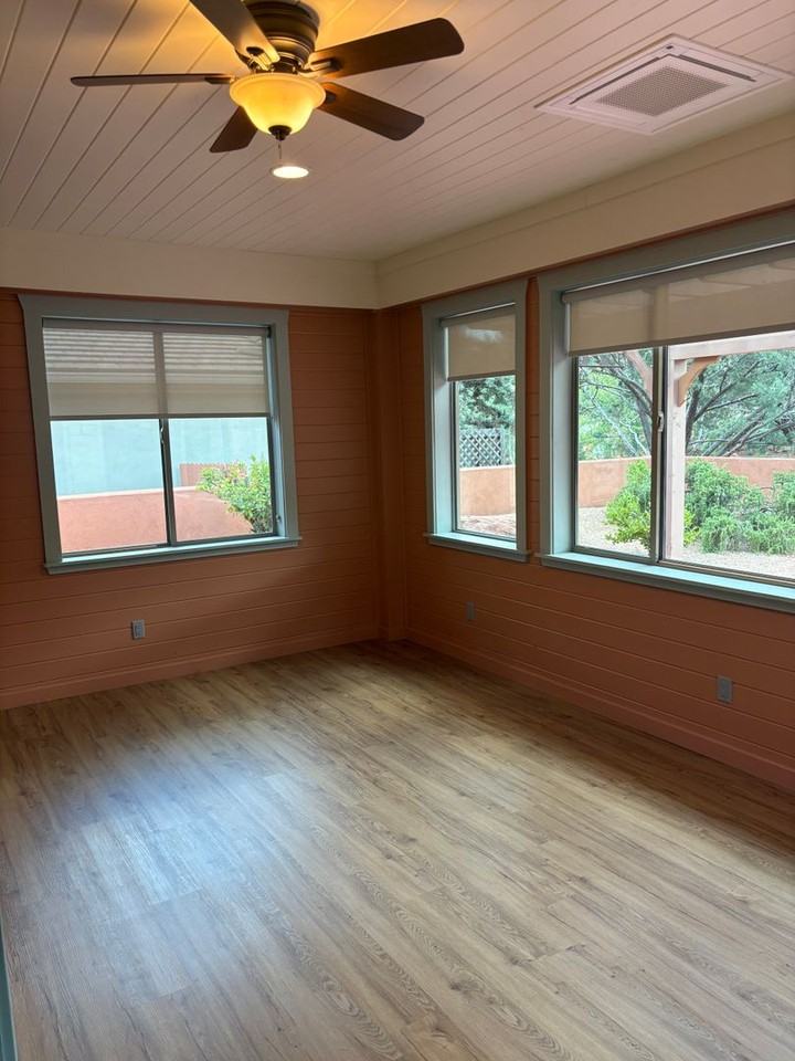 110 E Bighorn Ct - Photo 5 of 22