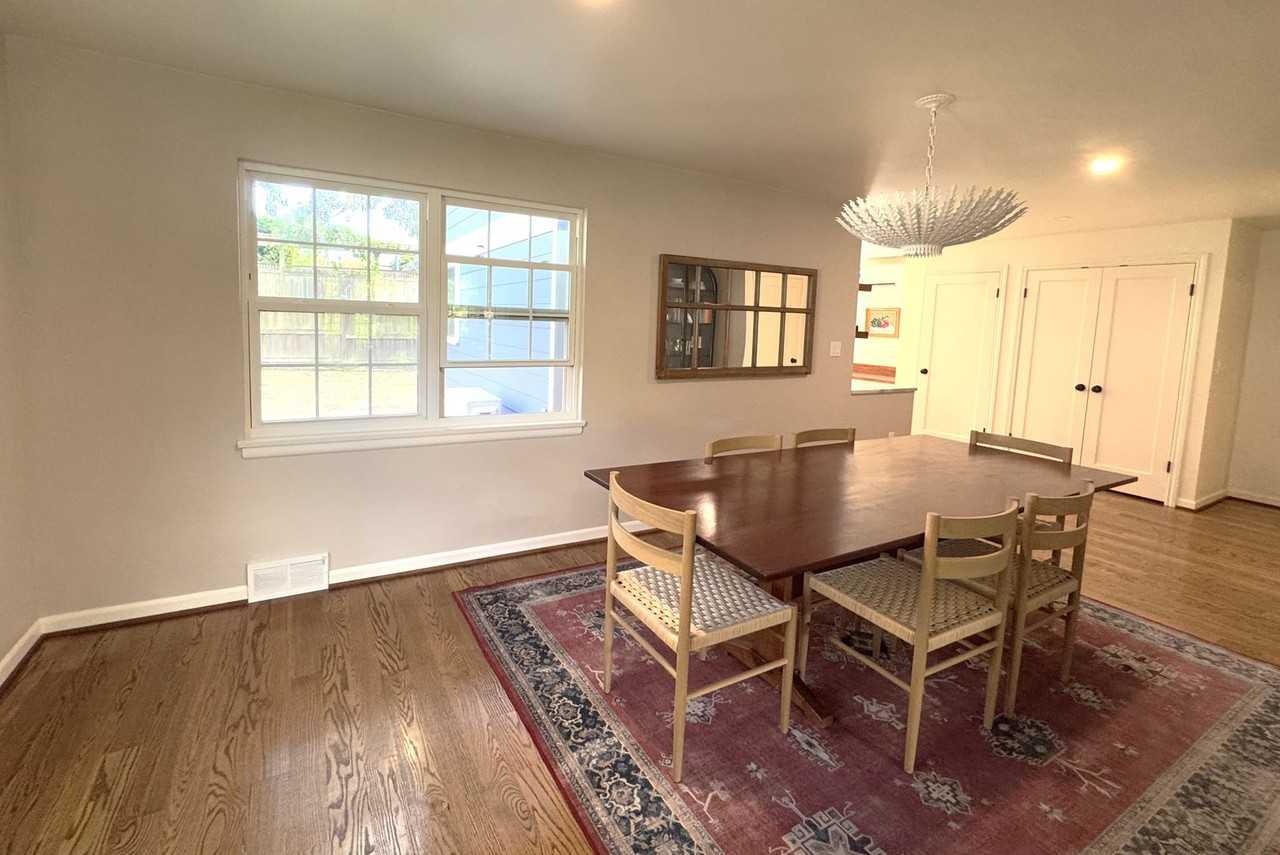 2256 Viewmont Way W - Photo 5 of 39