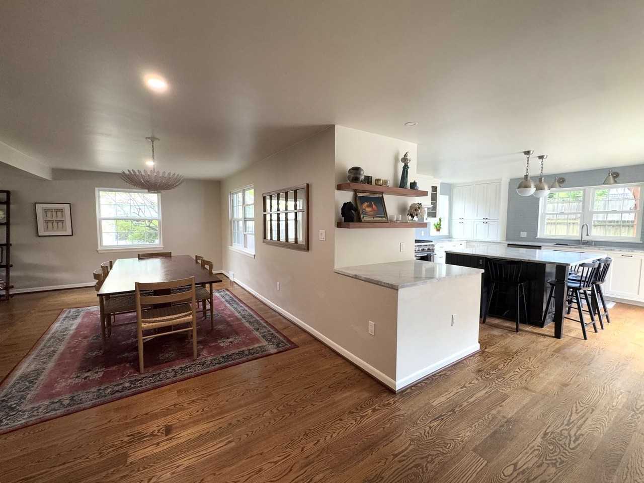 2256 Viewmont Way W - Photo 6 of 39