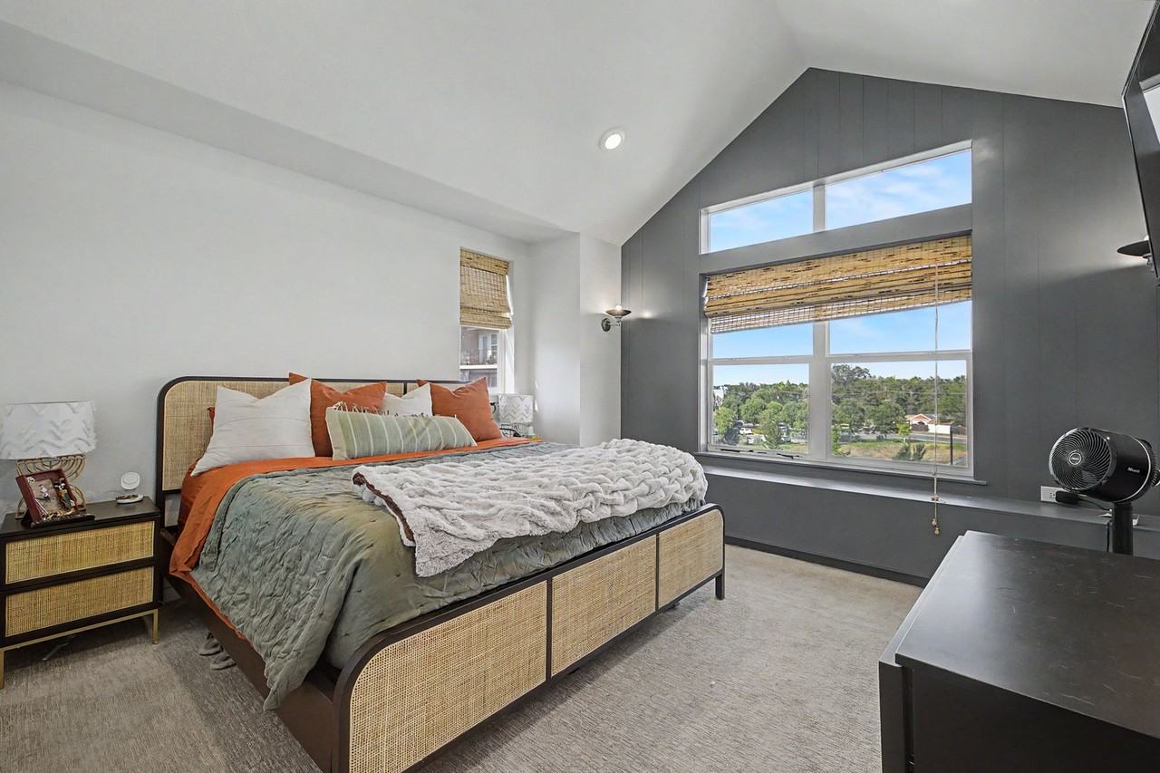 570 W Amherst Ave - Photo 3 of 28