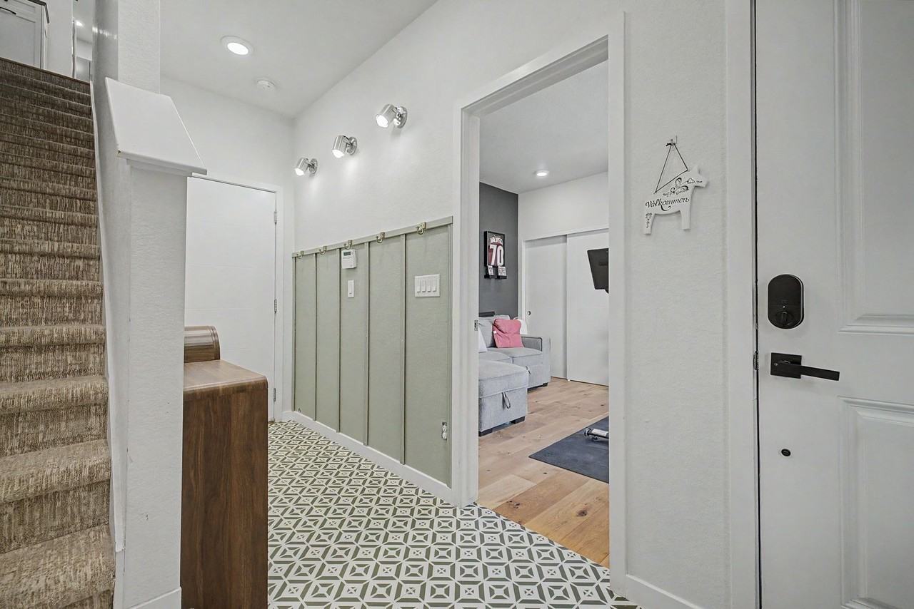 570 W Amherst Ave - Photo 7 of 28