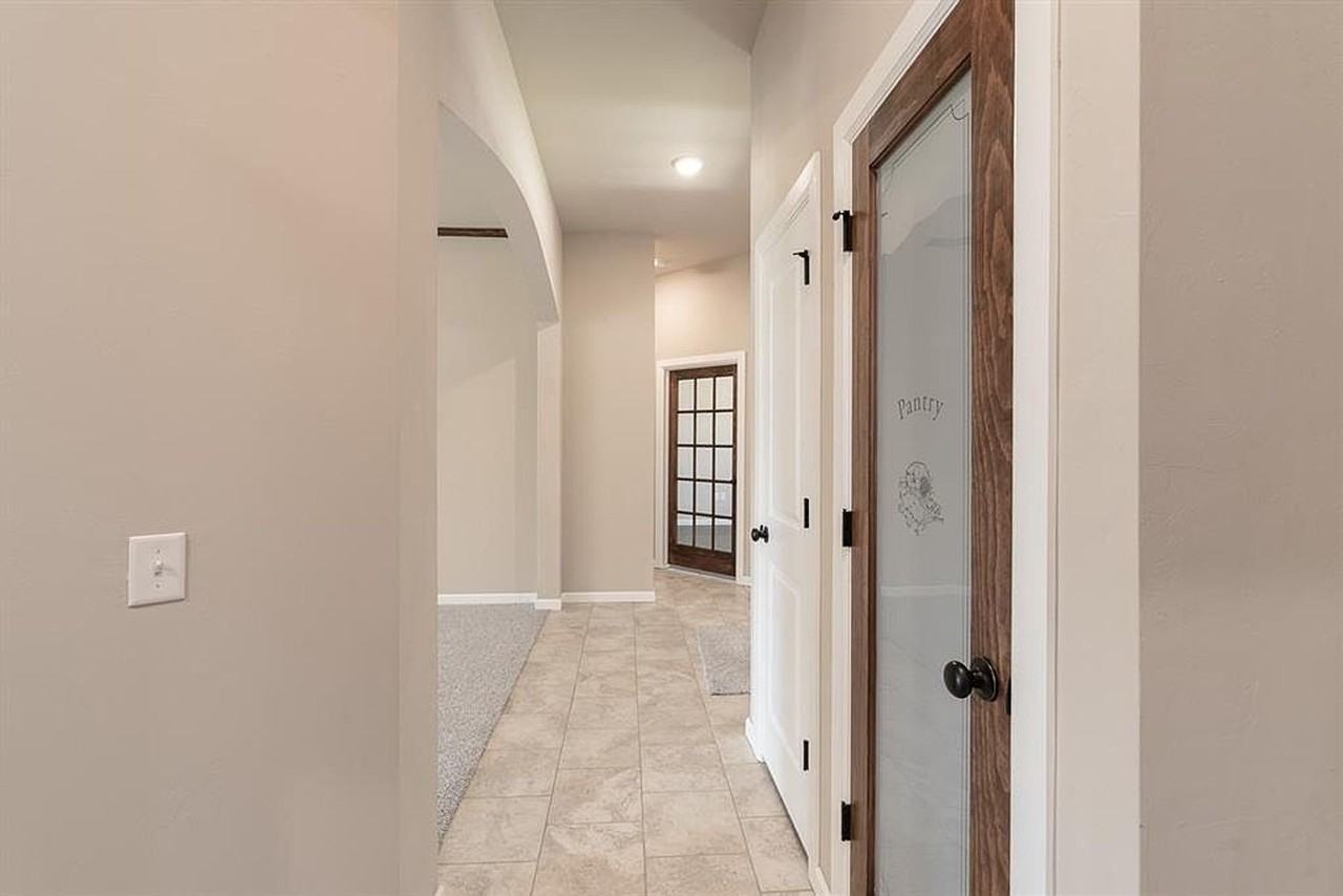4528 Adobe Ct - Photo 3 of 23