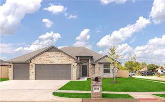 featured image of 1923 W Flintlock Way
