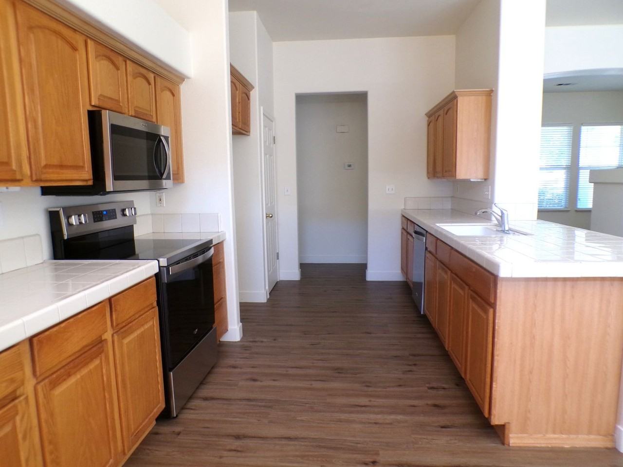 3308 Chandon Dr - Photo 4 of 11