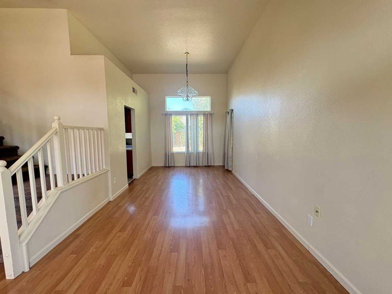 4003 Ews Woods Blvd - Photo 3 of 31