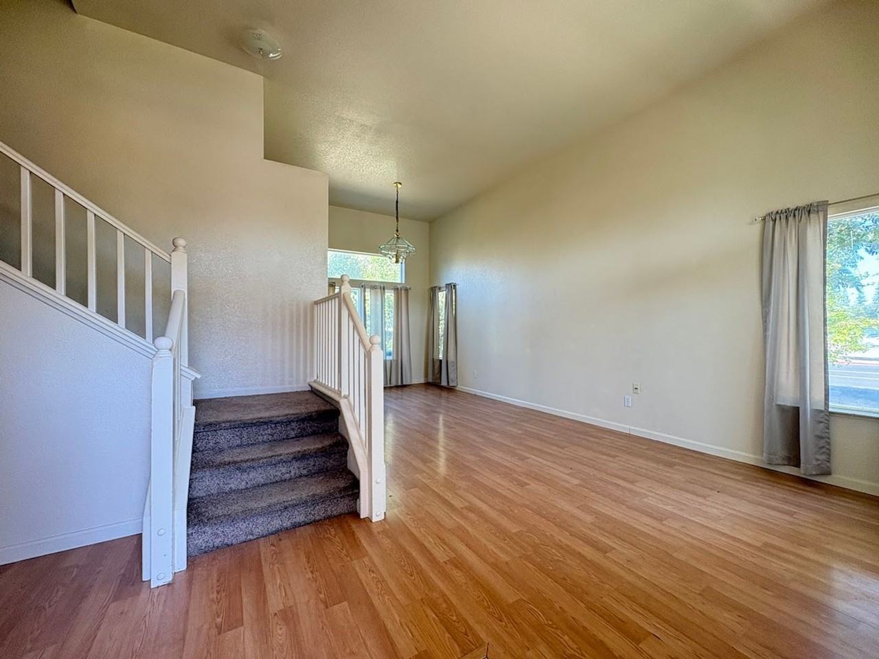 4003 Ews Woods Blvd - Photo 4 of 31