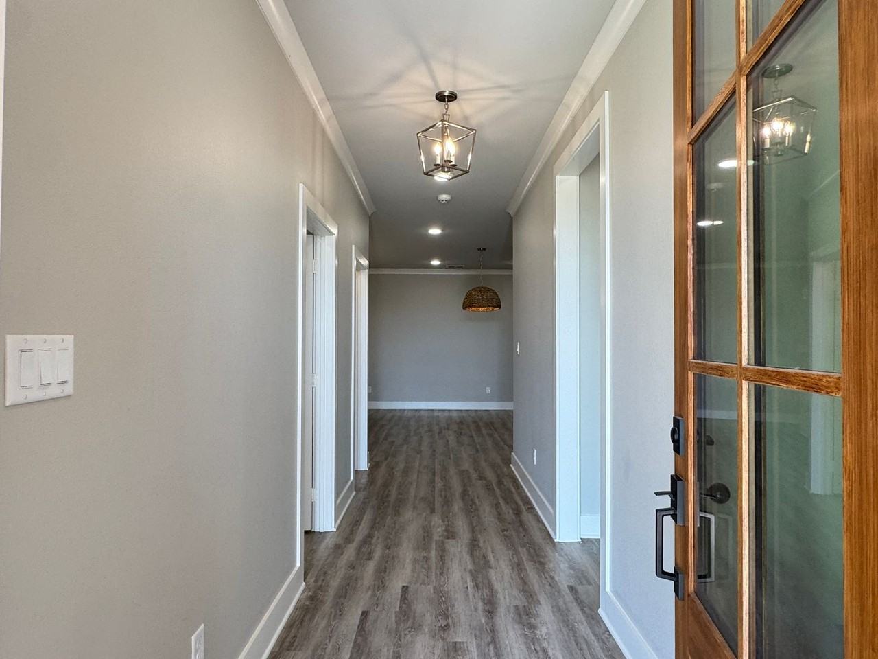 7110 Alexander Dr - Photo 5 of 36