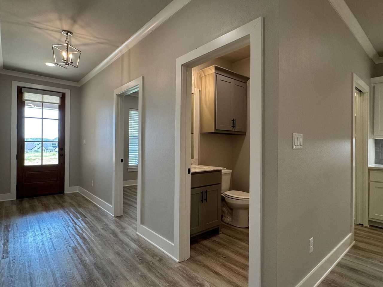7110 Alexander Dr - Photo 6 of 36