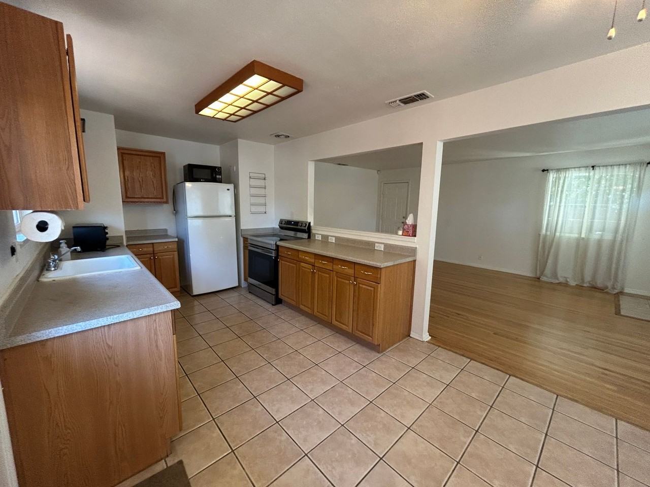 4607 11th Ave - Photo 6 of 18