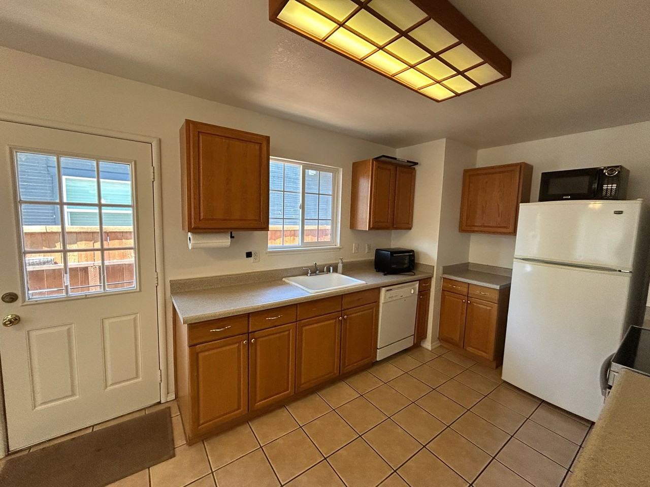 4607 11th Ave - Photo 7 of 18