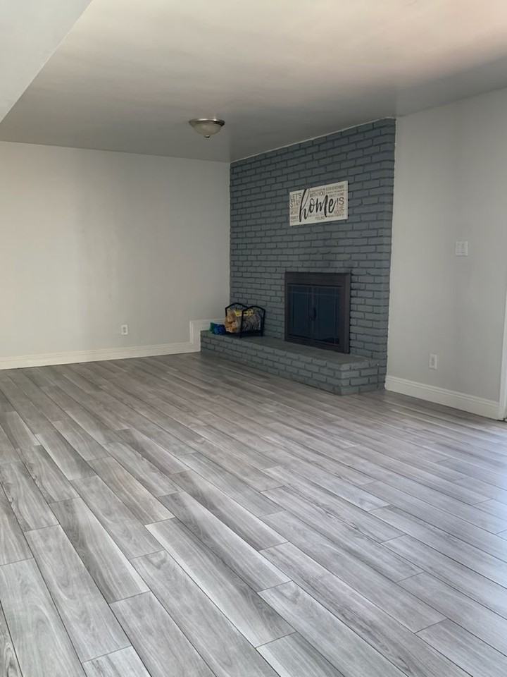 4605 Christmas Tree Ln - Photo 7 of 12