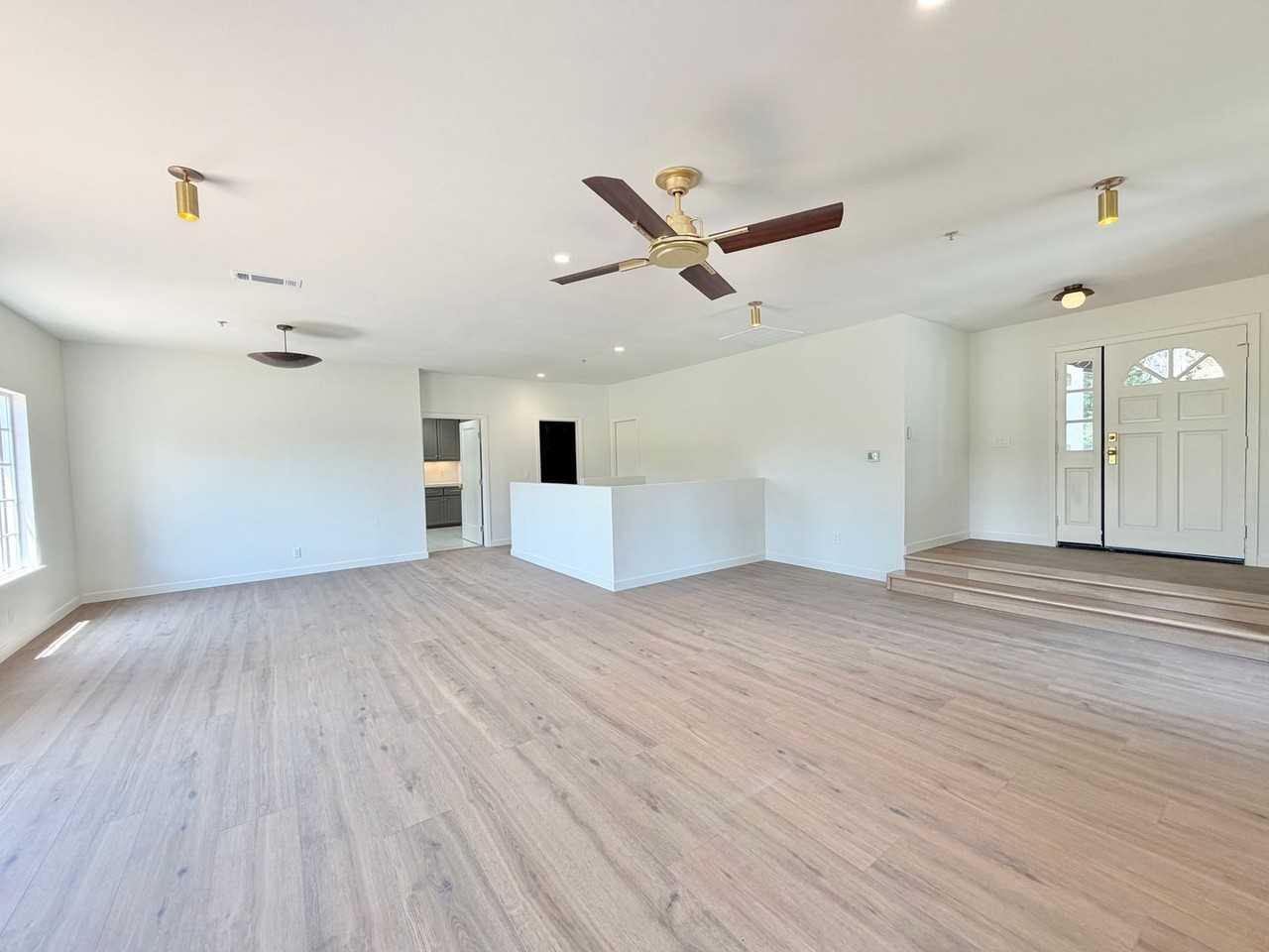 1515 Indiana Ave - Photo 7 of 50