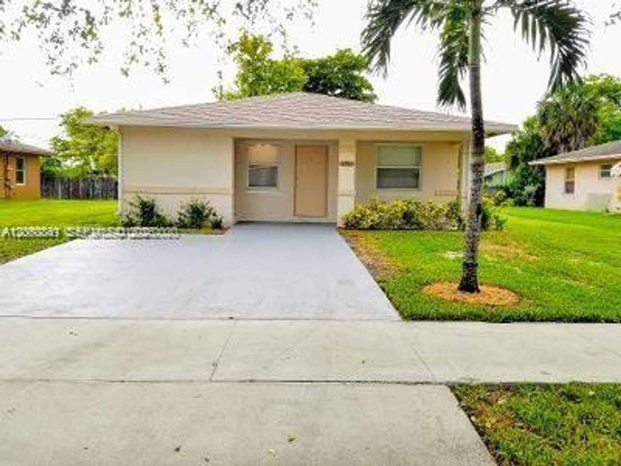 2761 2761 NW 6th Street 2761, Pompano Beach, FL 33069 - 2119 #2119 - Photo 5 of 14