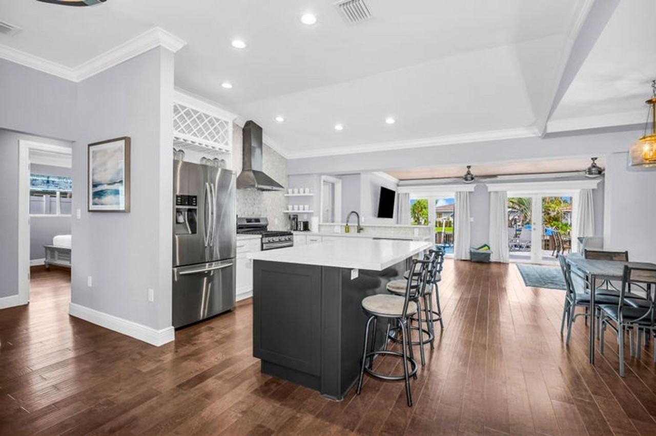 249 Se 3rd Ave - Photo 5 of 16