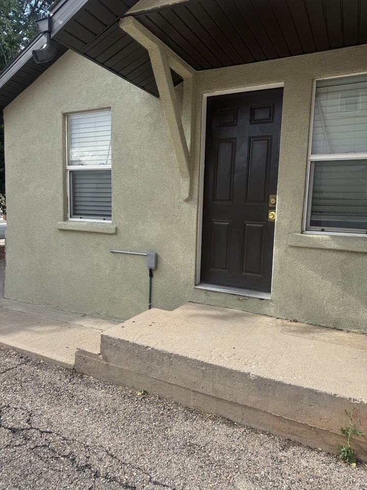442 N 400 W - Photo 2 of 9