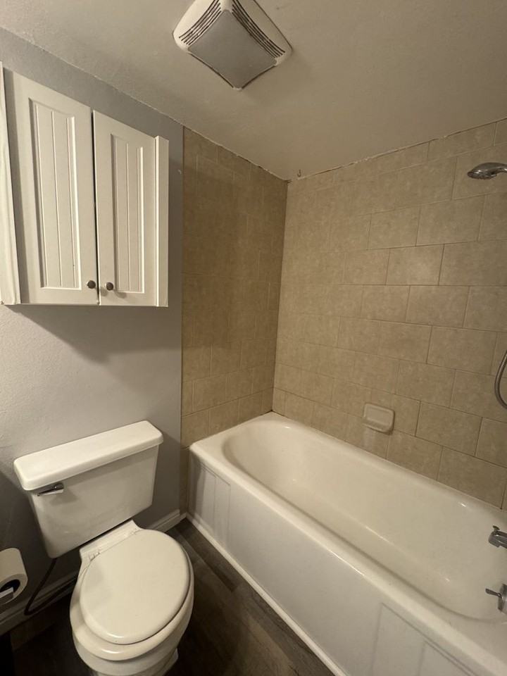442 N 400 W - Photo 6 of 9