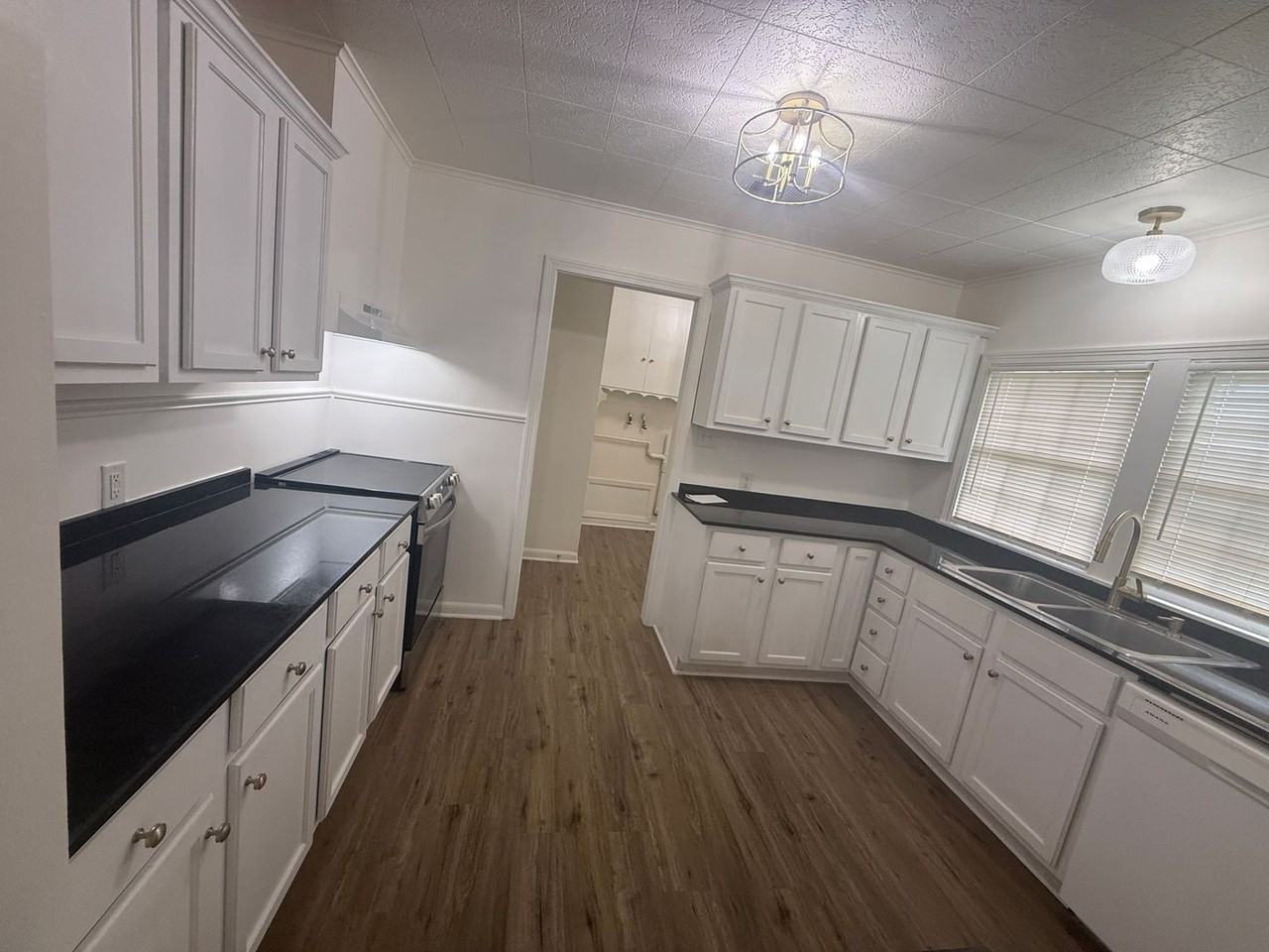 1315 8th St - Photo 7 of 27