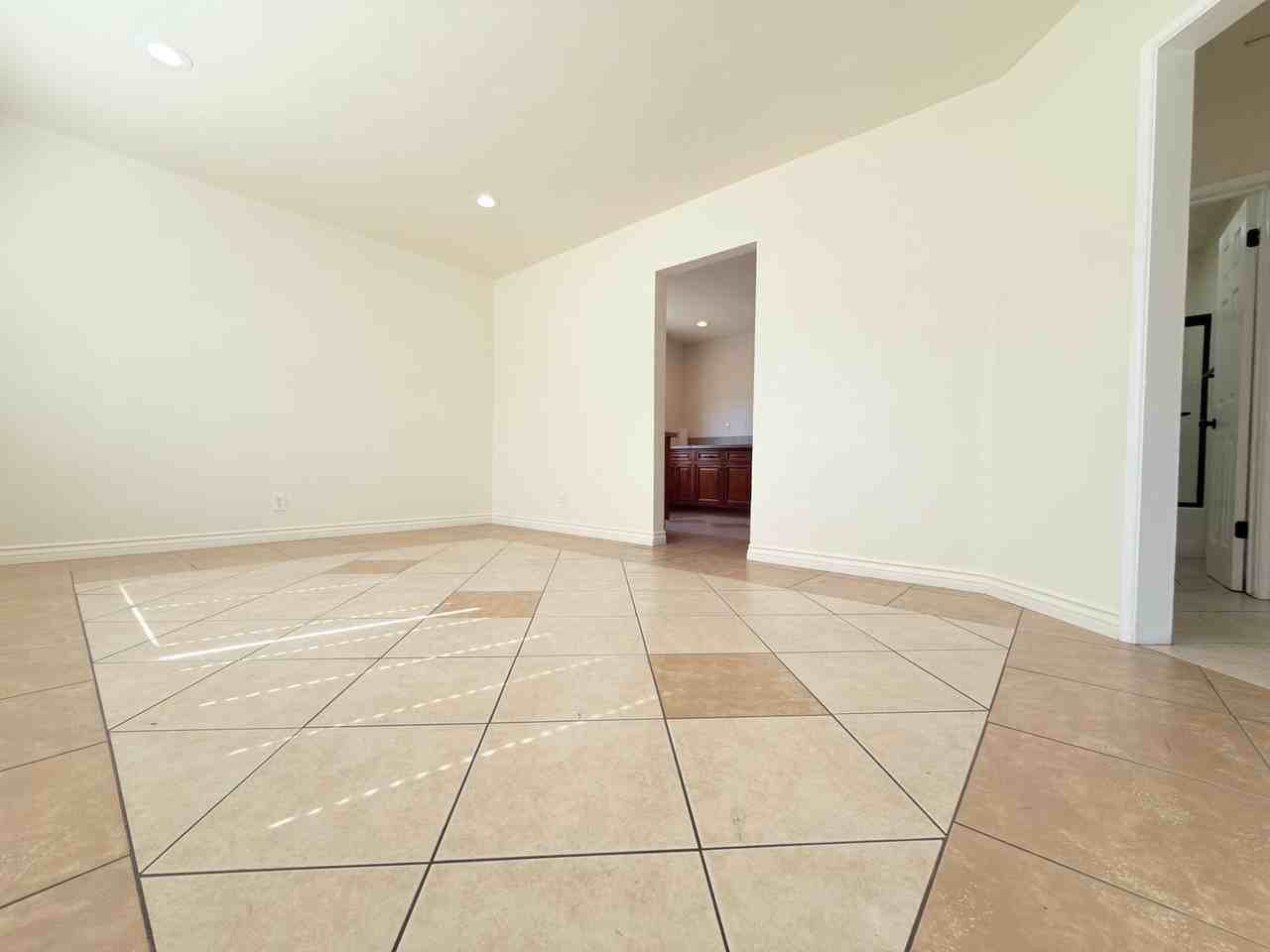 8409 Columbus Ave - Photo 2 of 20