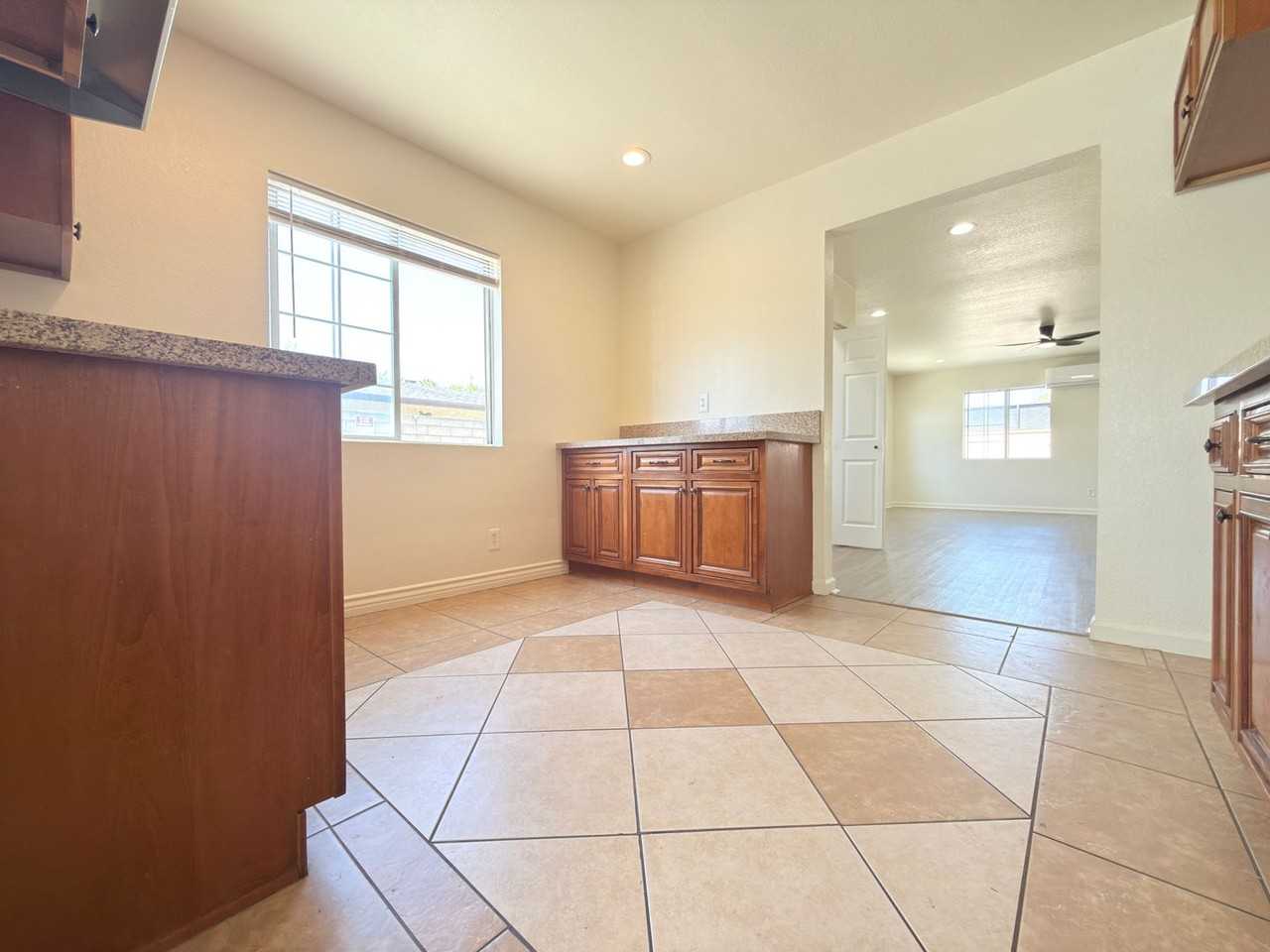 8409 Columbus Ave - Photo 5 of 20