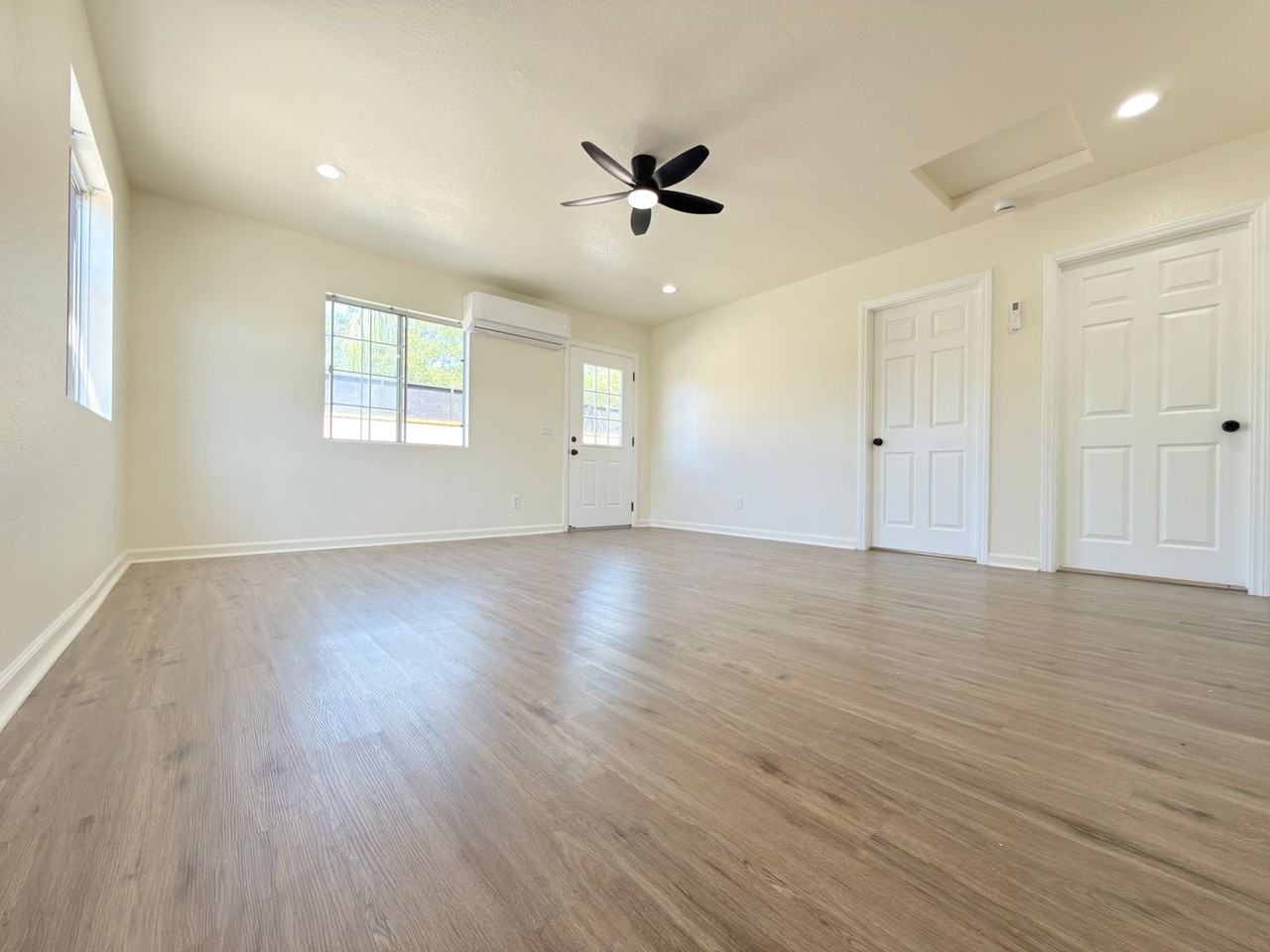 8409 Columbus Ave - Photo 7 of 20