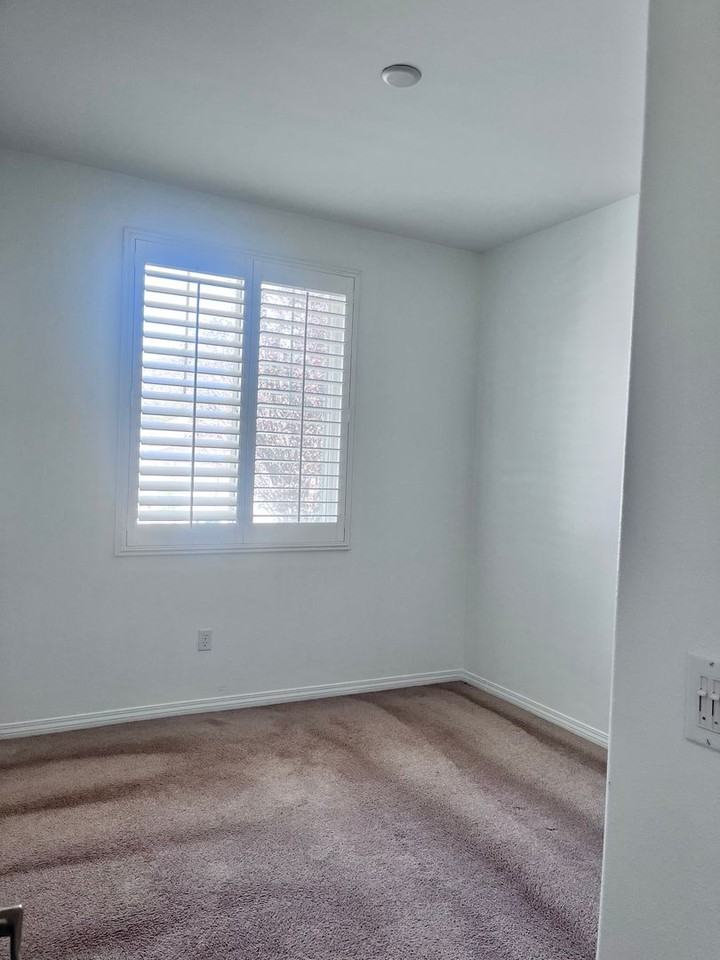 4040 Obsidian Rd - Photo 3 of 14