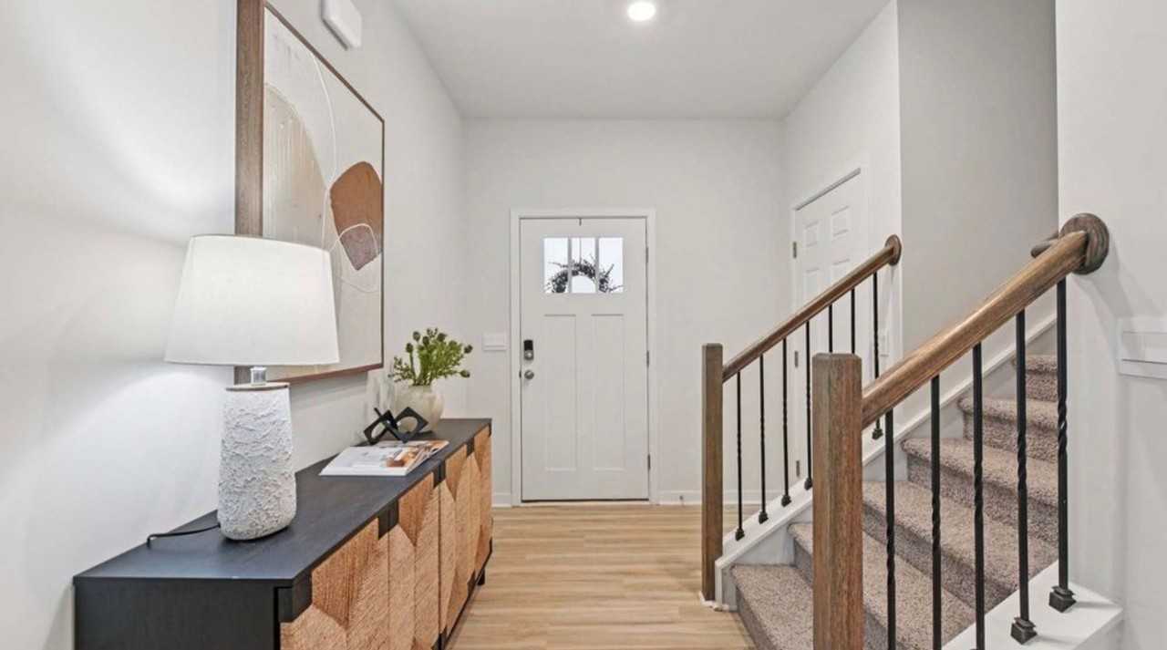 2130 10th St Se - Photo 2 of 20