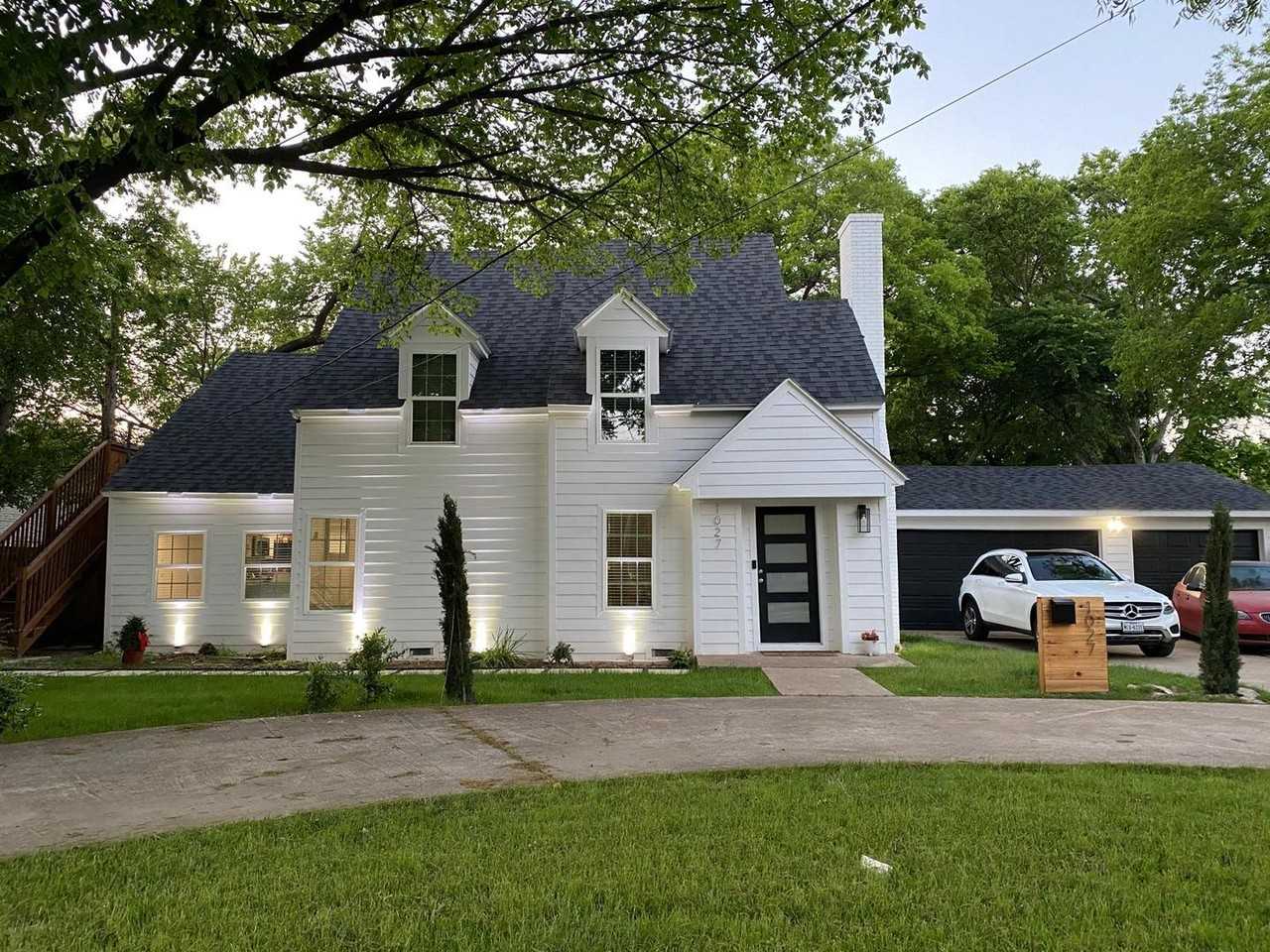 1027 E Union Bower Rd