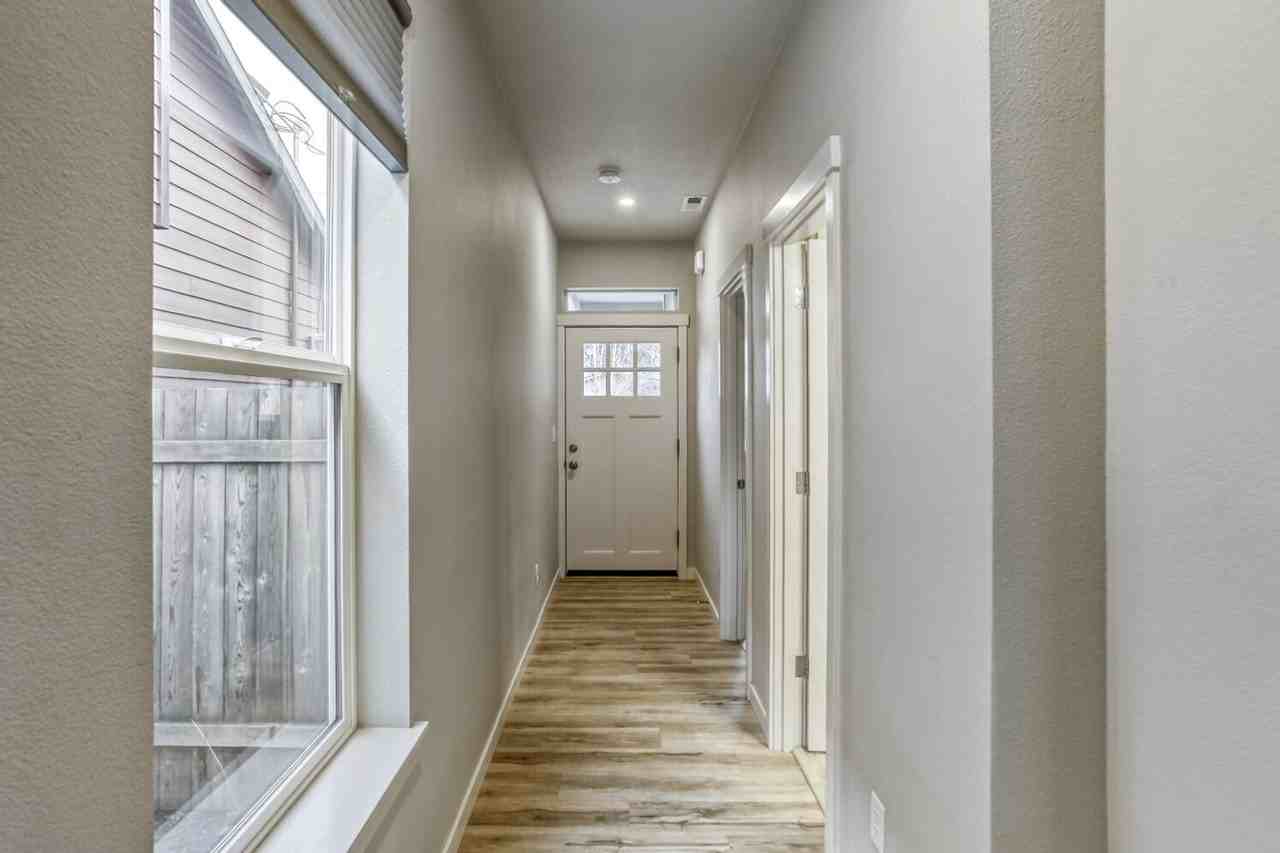 6314 Se 87th Ave - Photo 3 of 20