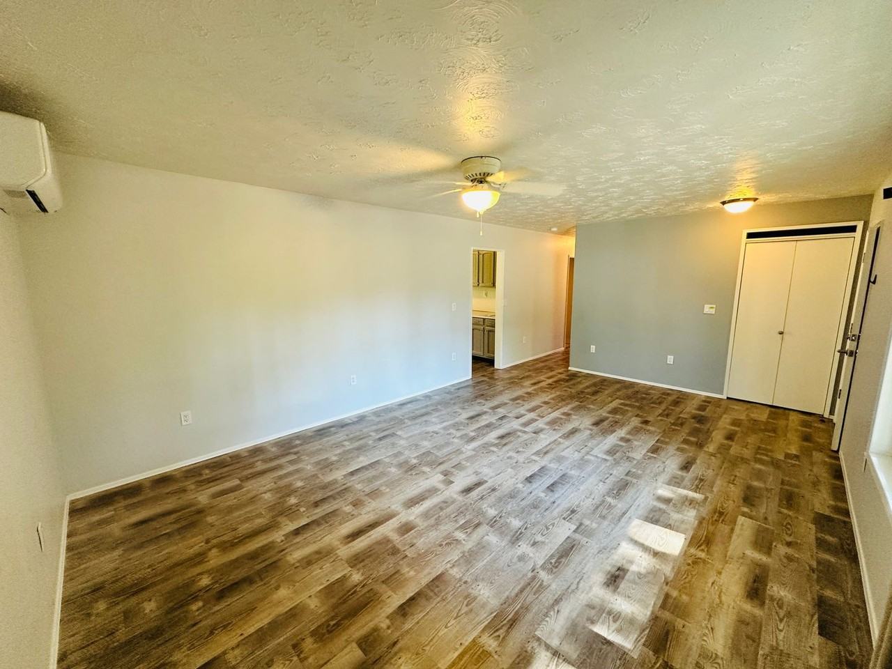 22213 Ne 37th Ave - Photo 6 of 25